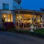 ホテル Ringhotel Am Stadtpark リューネン